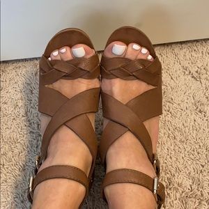 Nine West gorgeous brown wedge heels size 6